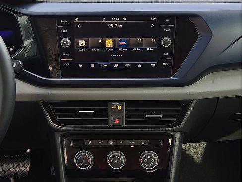 Used 2023 Volkswagen Taos SE image 11