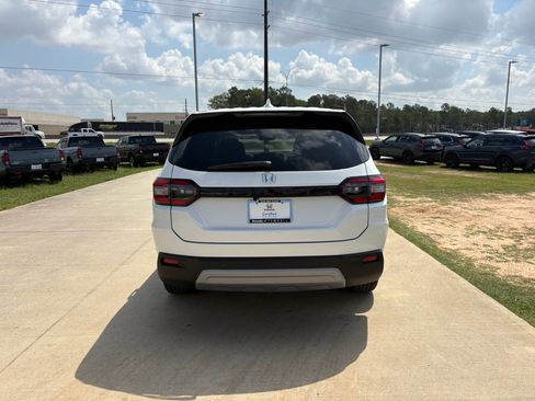 Certified 2025 Honda Pilot EX-L image 7