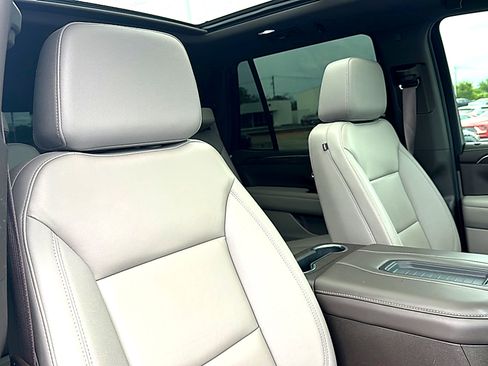 Used 2024 Chevrolet Tahoe Z71 w/ Luxury Package AWD/4WD image 28
