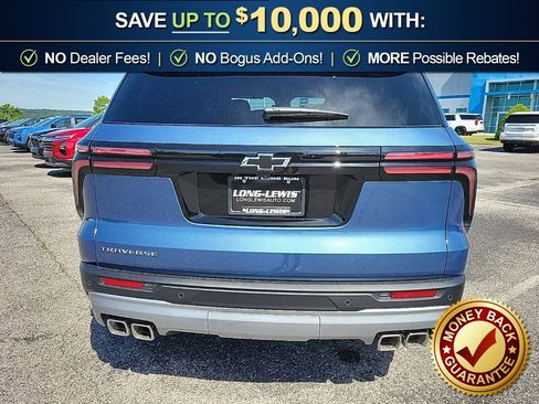 New 2026 Chevrolet Traverse LT w/ Sun and Wheel Package FWD image 8