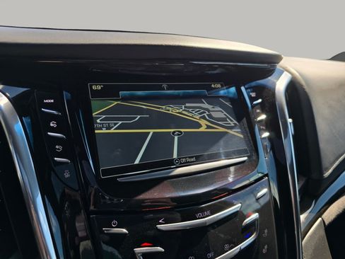 Used 2018 Cadillac Escalade ESV Platinum AWD/4WD image 13