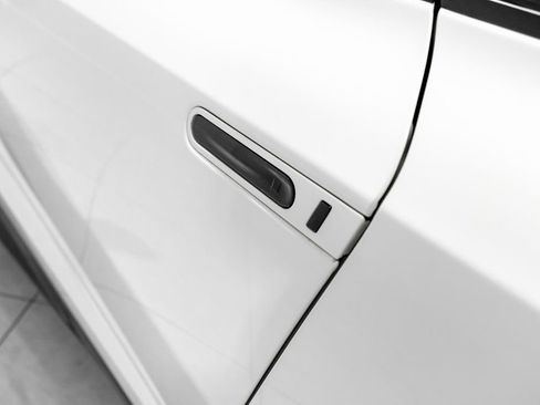 Used 2021 Nissan GT-R Premium image 33