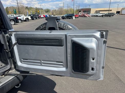 Used 2023 Ford Bronco Badlands image 15