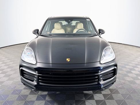 Used 2023 Porsche Cayenne AWD/4WD image 2