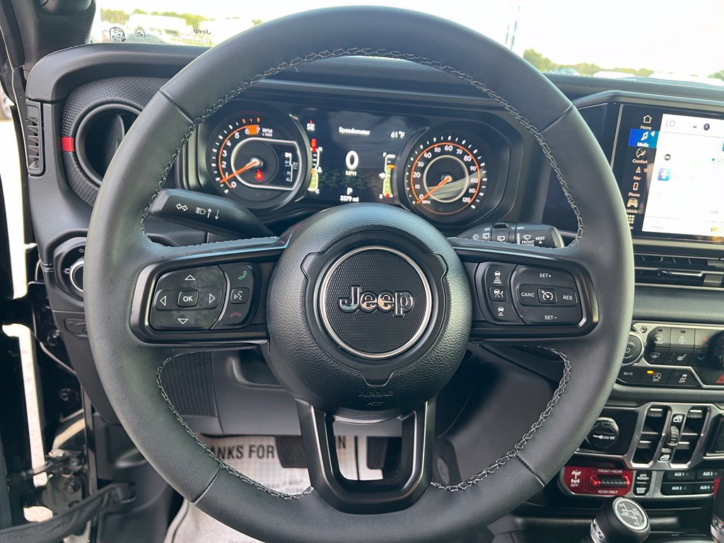 Used 2026 Jeep Wrangler Unlimited Rubicon AWD/4WD image 25