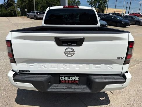 Used 2024 Nissan Frontier SV w/ Technology Package RWD image 7