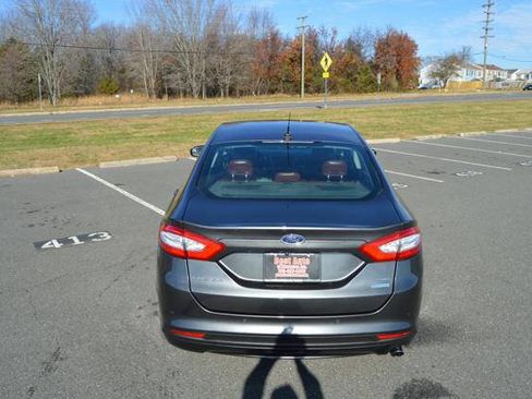 Used 2016 Ford Fusion SE w/ Equipment Group 202A image 10