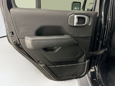 Used 2022 Jeep Wrangler Sahara w/ Cold Weather Group image 28