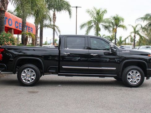 Used 2024 Chevrolet Silverado 2500 High Country w/ Technology Package AWD/4WD image 12
