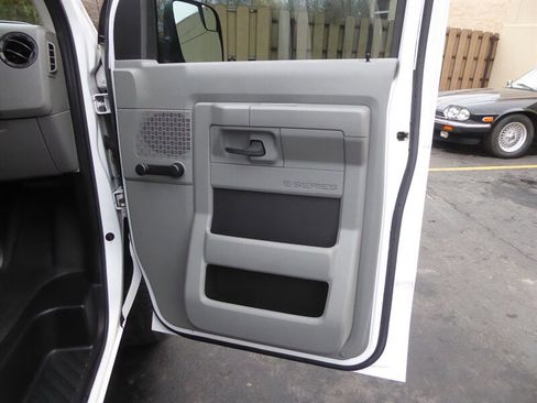 Used 2013 Ford E-350 and Econoline 350 XL image 21