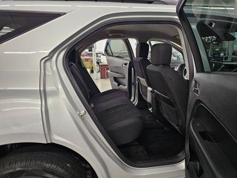 Used 2017 Chevrolet Equinox LT w/ Convenience Package FWD image 11
