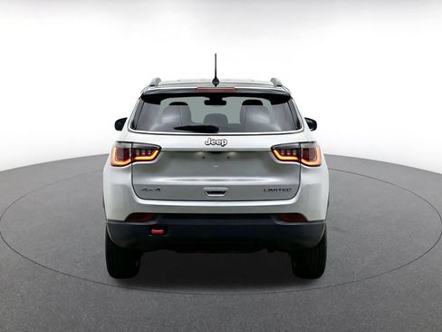 Used 2025 Jeep Compass Trailhawk AWD/4WD image 8