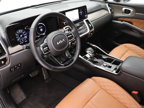 Used 2023 Kia Sorento SX Prestige image 14