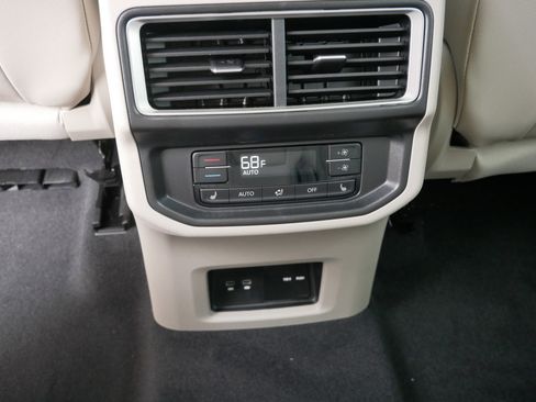 New 2025 Volkswagen Atlas SE image 7