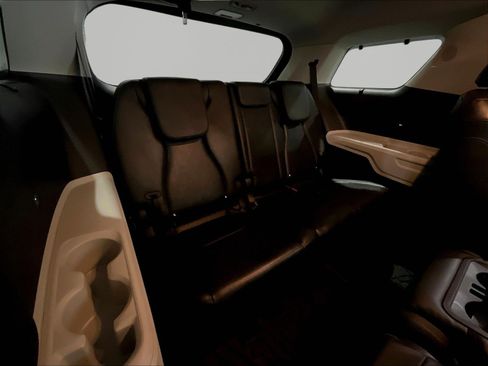 Used 2022 Kia Carnival EX FWD image 26