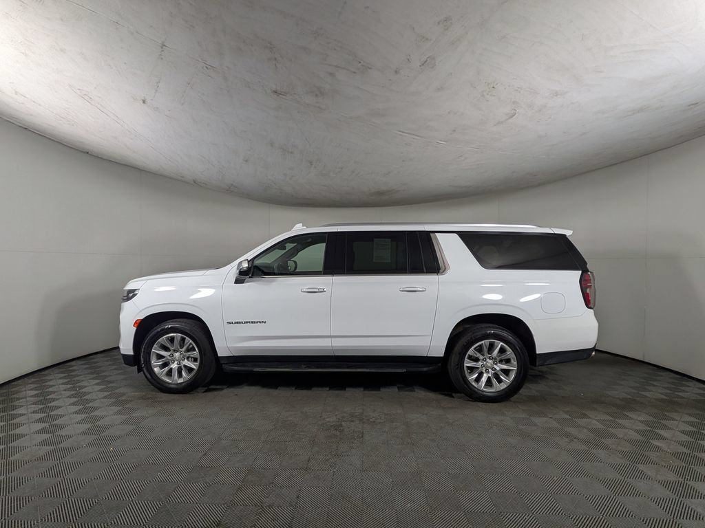 Used 2023 Chevrolet Suburban Premier AWD/4WD image 3