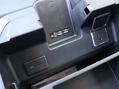 New 2025 GMC Sierra 2500 SLT w/ Texas SLT Premium Package image 23