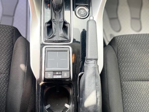 Used 2018 Mitsubishi Eclipse Cross LE image 23