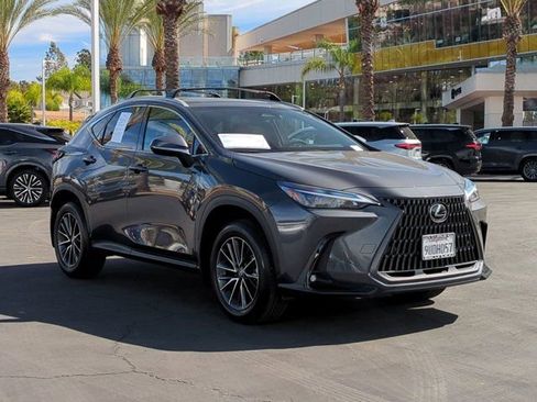Used 2025 Lexus NX 250 FWD image 3