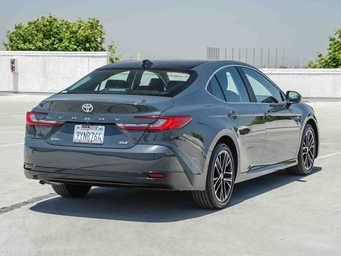 Used 2026 Toyota Camry XLE w/ Premium Package FWD image 5
