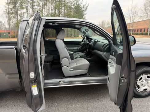 Used 2013 Toyota Tacoma 2WD Access Cab image 19