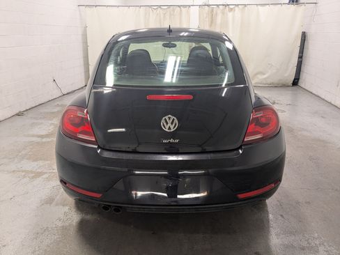 Used 2017 Volkswagen Beetle 1.8T Classic FWD image 8