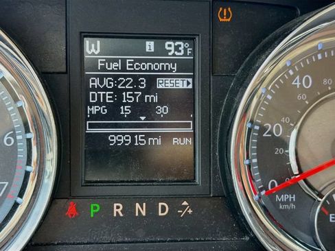Used 2014 Chrysler Town & Country Touring-L FWD image 14