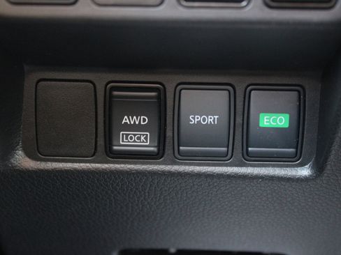 Used 2018 Nissan Rogue S image 26