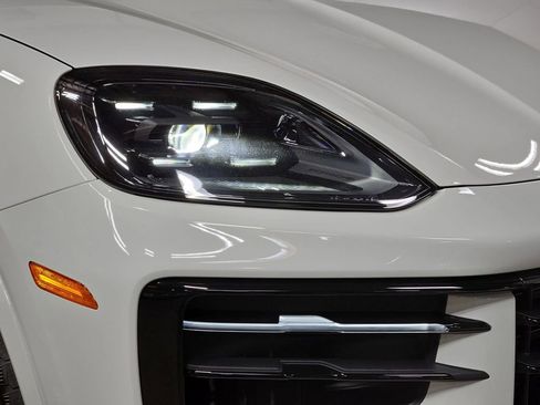 New 2026 Porsche Cayenne image 12