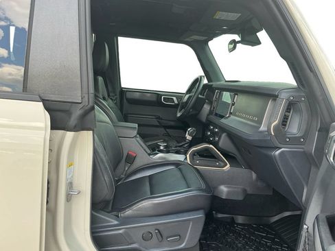 Used 2025 Ford Bronco Badlands w/ Sasquatch Package AWD/4WD image 22