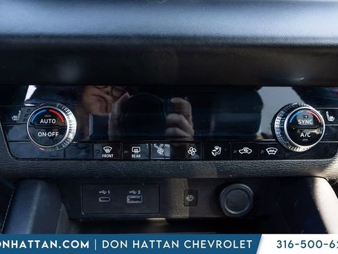 Used 2024 Mitsubishi Outlander SE image 3