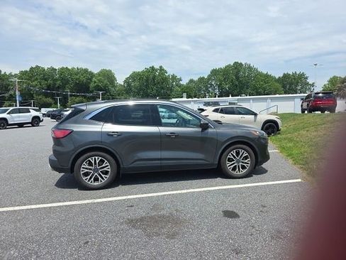 Used 2020 Ford Escape SEL FWD image 3