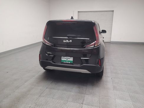Used 2023 Kia Soul LX w/ LX Technology Package FWD image 7