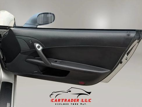 Used 2006 Chevrolet Corvette Convertible w/ Preferred Equipment Group RWD image 23