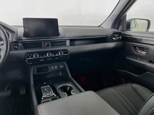 Used 2025 Honda Pilot Black Edition image 26