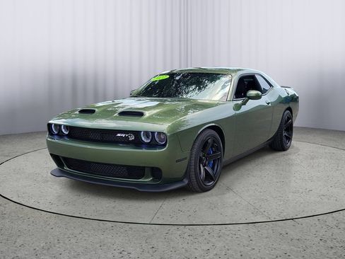 Used 2022 Dodge Challenger SRT Hellcat RWD image 9