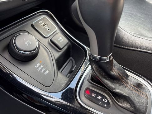 Used 2019 Jeep Compass Limited image 5