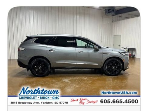 Used 2023 Buick Enclave Essence w/ Sport Touring Edition AWD/4WD image 6