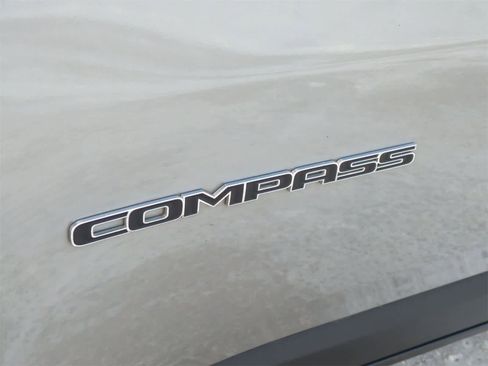 Certified 2023 Jeep Compass Limited image 13