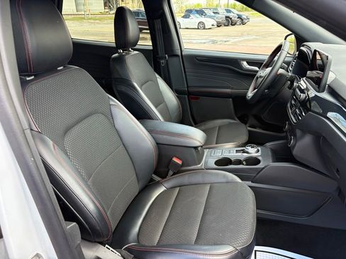 Used 2025 Ford Escape ST-Line Select AWD/4WD image 17