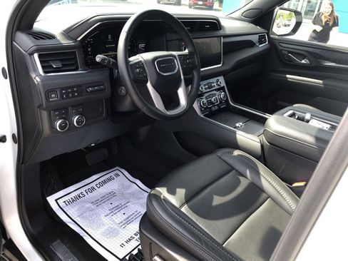 Used 2024 GMC Yukon XL Denali AWD/4WD image 15