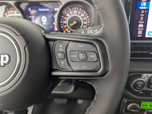 New 2025 Jeep Gladiator Rubicon w/ Safety Group image 22