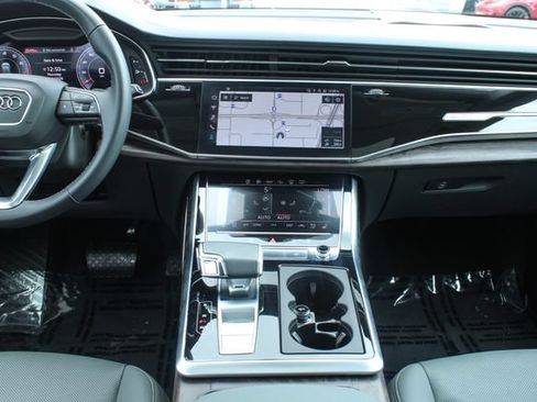 Used 2021 Audi Q8 Prestige AWD/4WD image 18