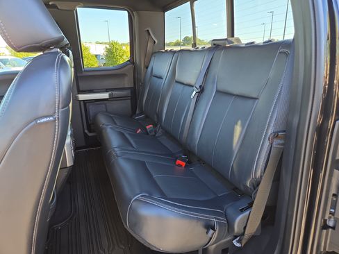 Used 2022 Ford F350 Lariat w/ Chrome Package image 19