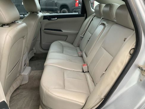 Used 2009 Chevrolet Impala LT image 40