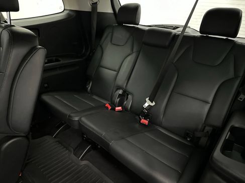 Used 2024 Kia Telluride EX w/ EX Captain's Chair Package FWD image 28
