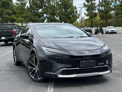 Used 2026 Toyota Prius XLE FWD image 1