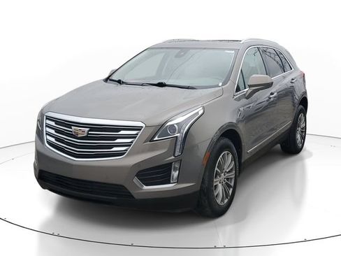 Used 2018 Cadillac XT5 Luxury w/ Driver Awareness Package AWD/4WD image 2