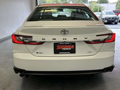 Used 2025 Toyota Camry SE FWD image 4