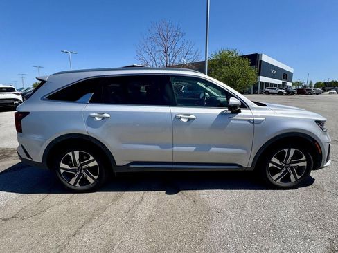 Used 2023 Kia Sorento SX Prestige w/ Panoramic Sunroof Package AWD/4WD image 6